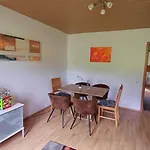 Lejlighed Crown Living - Ideal Fuer Feriengaeste, Geschaeftsreisende Und Monteure, Self Check-in, Parkplatz, Kueche