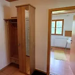 Lejlighed Crown Living - Ideal Fuer Feriengaeste, Geschaeftsreisende Und Monteure, Self Check-in, Parkplatz, Kueche Krumbach (Vorarlberg)