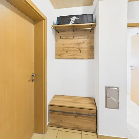 Crown Living - Highspeed Wifi - Self Check-in & Parking アパート *