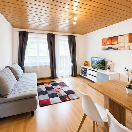 Crown Living - Highspeed Wifi - Self Check-in & Parking